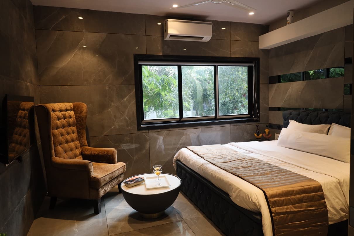 Guest room 101 interior