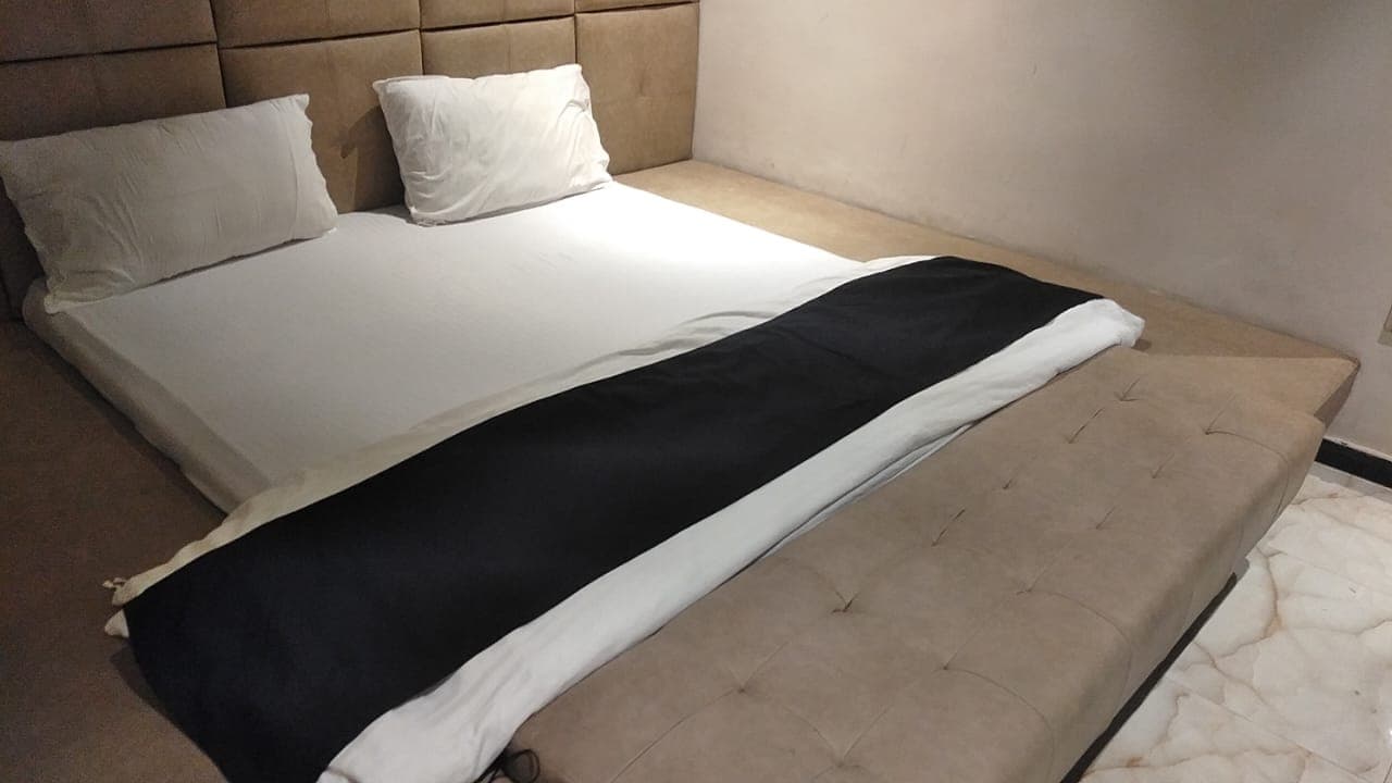 Guest room 105 interior