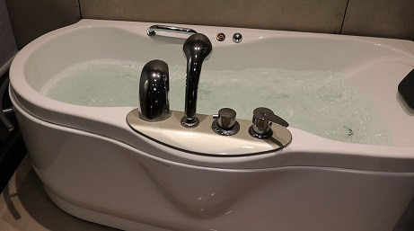Jacuzzi Bathtub